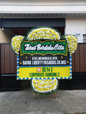 Papan Bunga Duka di Pulau Rakyat
