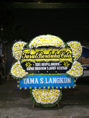 Papan Bunga Duka di Pulau Rakyat